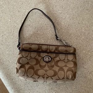 Coach wristlet like new